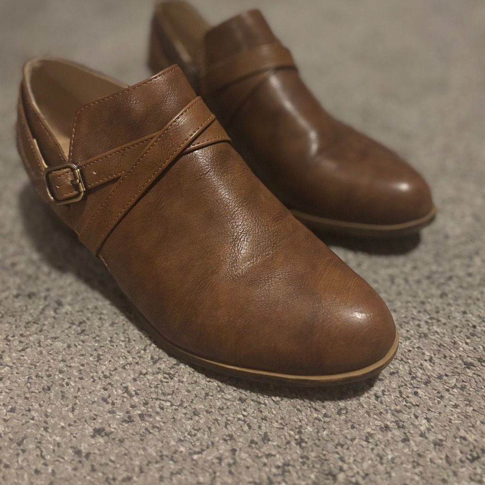 Womens Brown Comfort Buckle Ankle Booties Size 10W western boho fall cottagecore